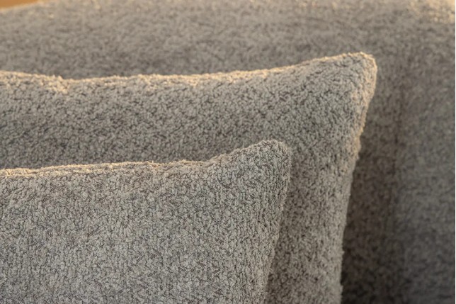 Canapé 3 places ATELIER – 230 cm – Tissu bouclé gris avec coussins inclus, design contemporain