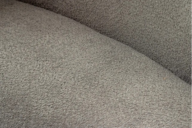 Canapé 3 places ATELIER – 230 cm – Tissu bouclé gris avec coussins inclus, design contemporain