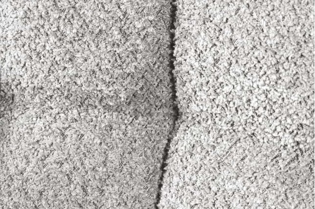 Fauteuil pivotant PAPILLON en bouclé gris – Chaise design avec accoudoirs et base en métal noir