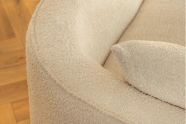 Canapé XXL ATELIER L 330 cm en tissu bouclé beige – Grand sofa moderne 4 places avec coussins inclus