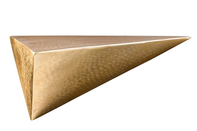 Étagère murale PYRAMID 40 cm – Design pyramidal doré antique en métal, finition martelée à la main