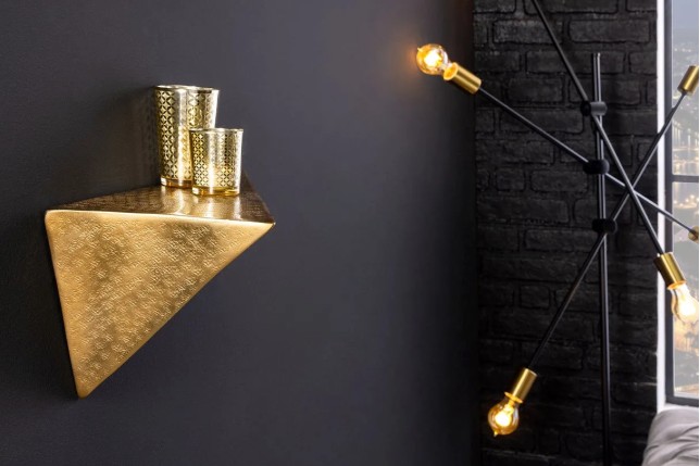 Étagère murale PYRAMID 40 cm – Design pyramidal doré antique en métal, finition martelée à la main