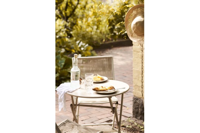 Arcas Bistro Set