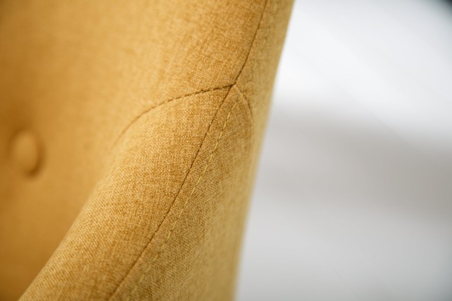Chaise Scandinavia Masterpiece tissu jaune moutarde