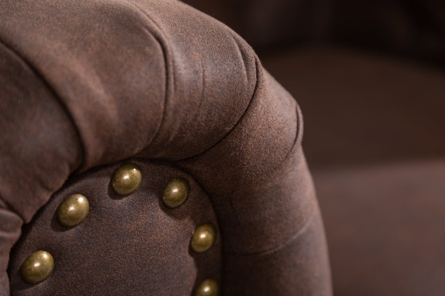 Fauteuil Chesterfield microfibre brun vintage