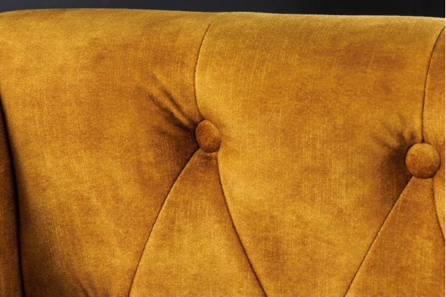 Fauteuil Wing Chesterfield velours moutarde vintage