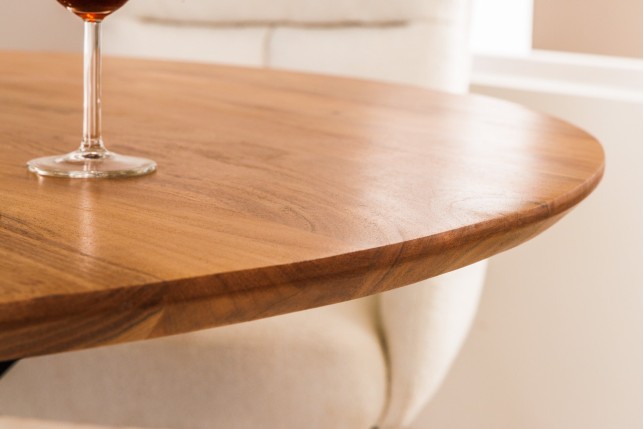Table à manger ronde GALAXIE 130cm acacia massif