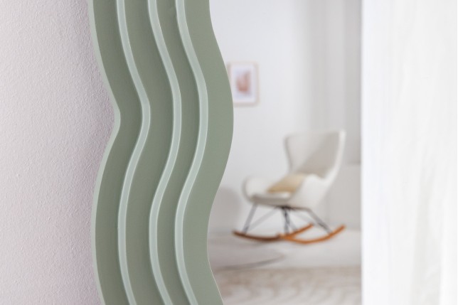 Miroir mural WAVE 160cm vert sauge - Design ondulé