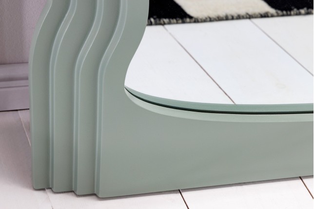 Miroir mural WAVE 160cm vert sauge - Design ondulé