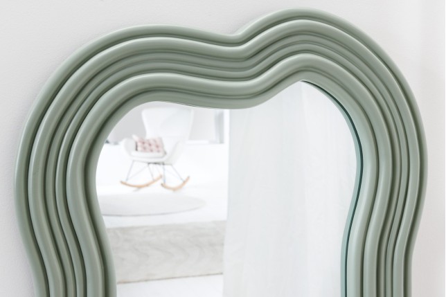 Miroir mural ALICE II 100cm vert sauge - Design ondulé