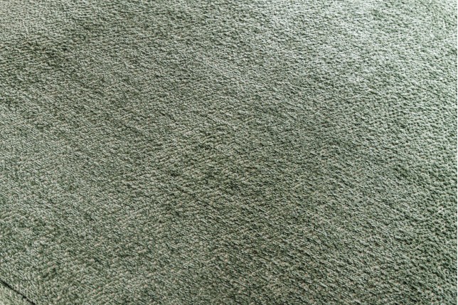 Chaise BOUTIQUE tissu vert texturé pieds champagne doré