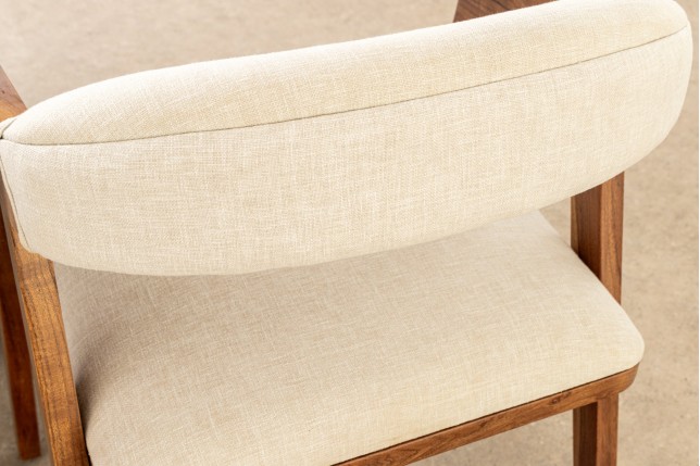 Chaise MAMMUT acacia massif finition miel et tissu gris