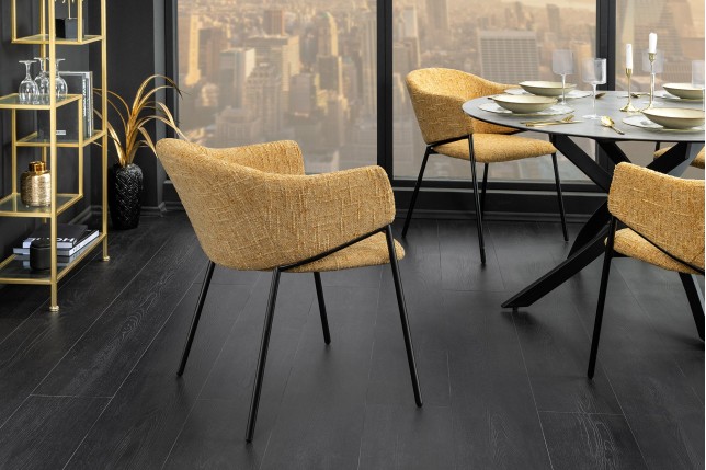 Chaise NOBLESSE accoudoirs jaune moutarde pieds noirs