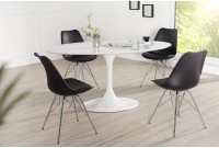 Ensemble de 4 chaises style scandinaves en simili cuir noir et piétement métallique