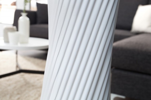 Lampadaire ovale 120 cm en tissu de latex plissé coloris blanc