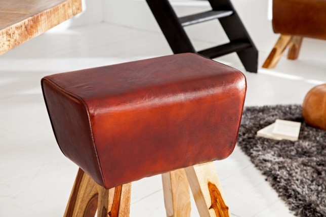 Tabouret design en bois massif et cuir marron