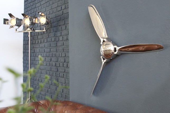 Objet décoratif mural design hélice coloris argenté en aluminium